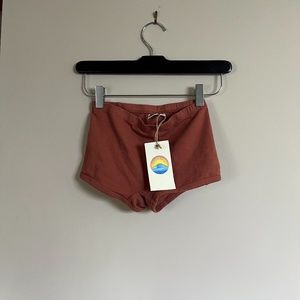 Jung Maven Boy Short Terracotta XS